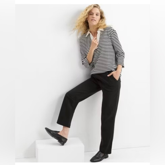 Lands' End Pants - Lands’ End women’s size medium‎ 10/12 pull on pants black color with zip pockets